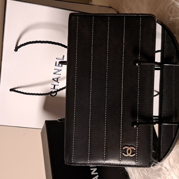 Chanel Mademoiselle Wallet in Good Condition - Picture 4 of 17